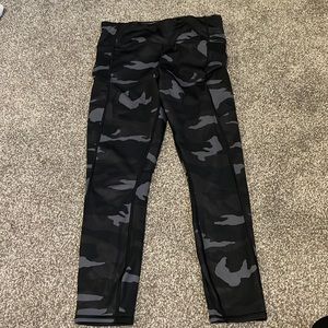Athleta camo side zip pocket leggings